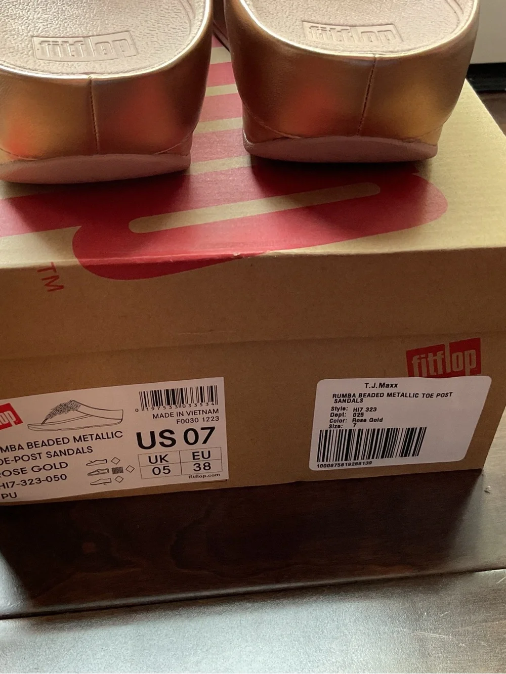 Fitflop Rhumba Beaded Metallic Rose Toe-Post Sandals Rose Gold 7 US/38 EU